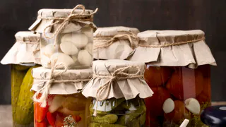 Теперь всегда закатываю только «по-белорусски»: зимой хруст стоит такой, что разговоров не слышно