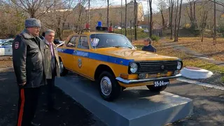 Легендарному автомобилю ГАИ поставили памятник