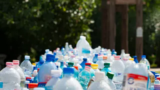 Как создать полезную корзину из пластиковых бутылок: вторичная жизнь вашего мусора