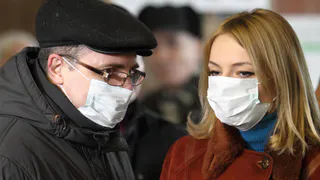 Заболевших нет, но в гости не ходите: статистика и советы чиновников расходятся