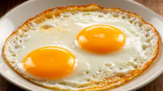 Не сало и не масло: ученые рассказали на чём полезнее жарить яйца — запомните раз и навсегда