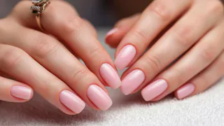 Делаю японский маникюр зубной пастой: ногти крепкие, гладкие, прозрачные — ни рубля не трачу