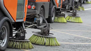 Любимов распорядился до 1 мая убраться на улицах в Рязанской области