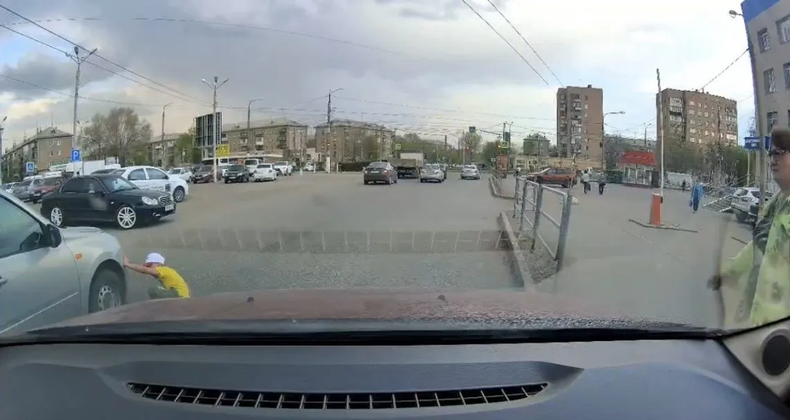 В Магнитогорске с помощью видеорегистратора нашли участника ДТП: он сбил ребенка