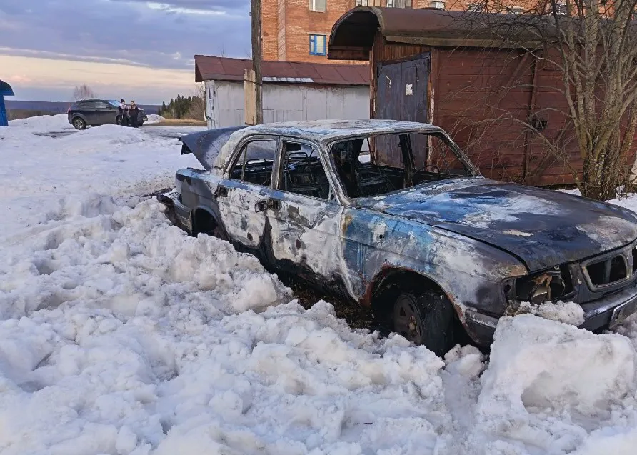 В Коми за сутки сгорели два автомобиля