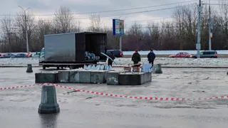 У здания областного правительства во Владимире погиб электрик, монтировавший новогодние украшения