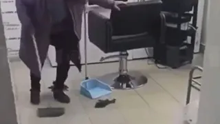 Бастрыкин поручил возбудить дело из-за издевательств над пенсионеркой в парикмахерской