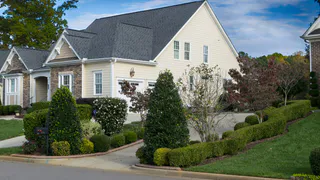 Почему в США нет сорняков на дорожках из плитки: мы бьемся с ними, а они решают проблему на ранней стадии