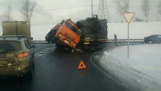 Из-за неисправности рязанского грузовика под Москвой погиб иностранец