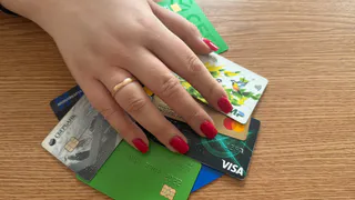 Перечислят по 12500 на карту уже завтра: кому ждать выплату в июне