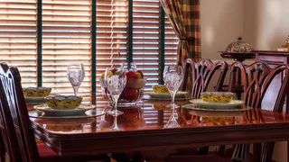 Посуда блестит как новая: ресторанный, идеальный способ мыть жирные сковородки без химии