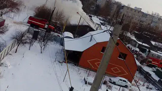 В Рыбном горит жилой дом
