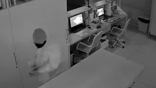 Сыктывкарец попытался ограбить медцентр, но повредил ногу при попытке скрыться