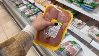 "Там вода и сплошные антибиотики": Роскачество назвало худшего производителя филе цыпленка - не вздумайте брать        