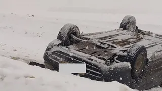 Пострадавших нет: иномарка перевернулась после столкновения с Калиной на Скопинской трассе