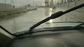 Водителей предупредили: новые штрафы за «дворники». С завтрашнего дня  придется платить не только за их отсутствие 