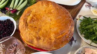 Простой заливной пирог с капустой: 20 минут на готовку, а аромат и вкус — как в ресторане