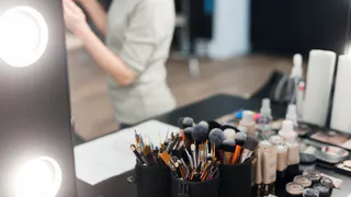 Один из салонов красоты Владимира обворовали почти на 100 000 рублей