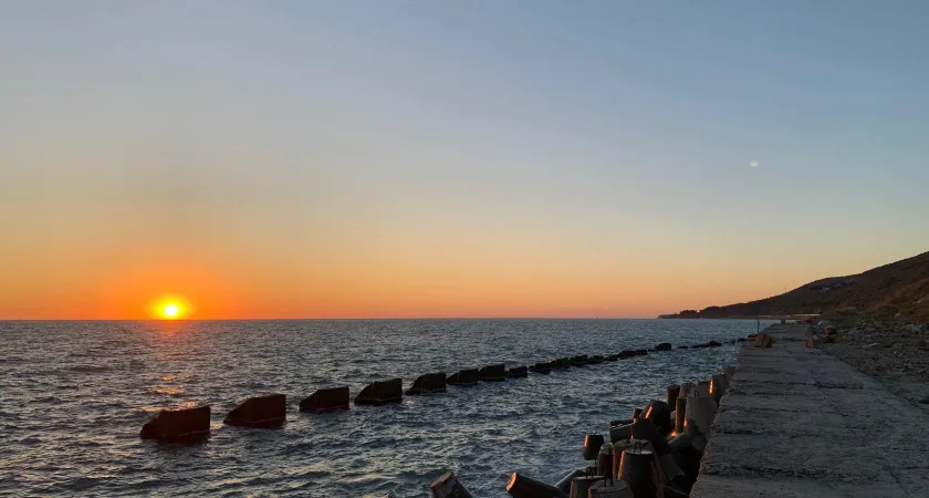 "Дешевле Сочи в два раза": самый лучший курорт на Черном море для отдыха в бархатный сезон