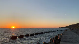 "Дешевле Сочи в два раза": самый лучший курорт на Черном море для отдыха в бархатный сезон