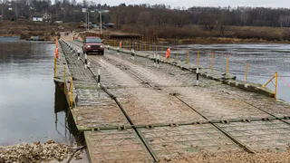 В Спасском районе перекрыли движение на наплавном мосту через Оку из-за непогоды