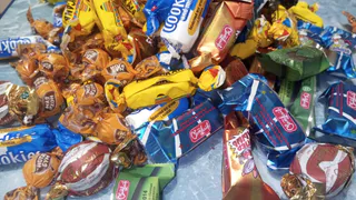 Больше никогда не покупайте конфеты на развес: бывшие работники "Магнита" и "Пятерочки" рассказали почему
