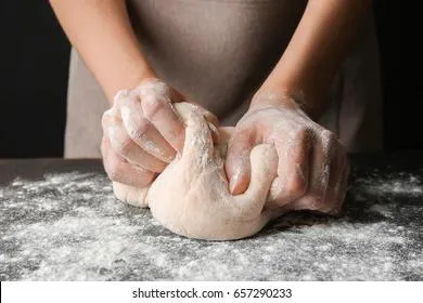 Легко и просто раскатать тесто поможет тряпка