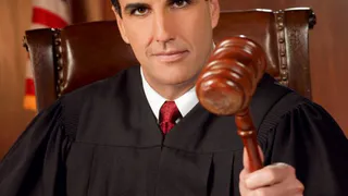 Суд прекратил полномочия Выгоничского депутата