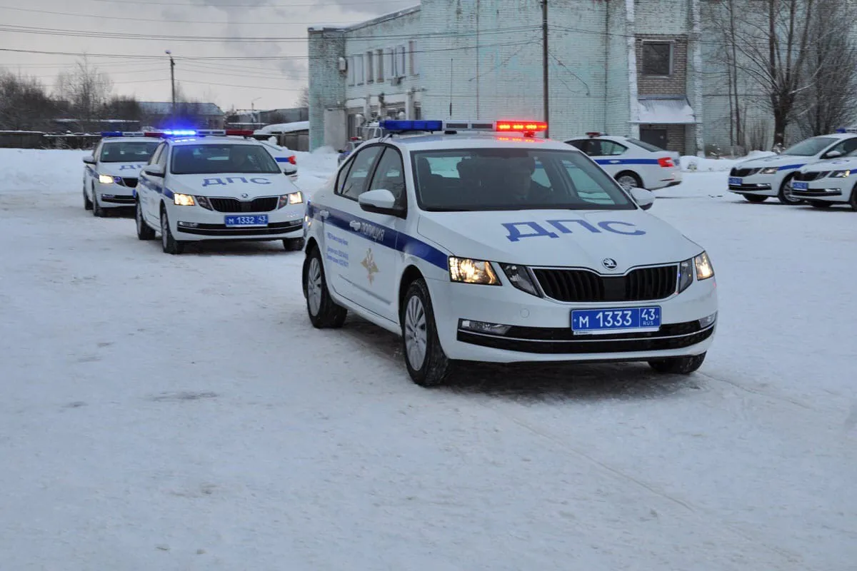 Автоюрист пояснил, что необходимо ответить инспектору ДПС, если он требует показать медицинскую аптечку, огнетушитель