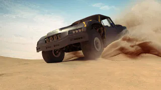 Янтарь любой ценой: на калининградском пляже автомобиль добытчика увяз в песке