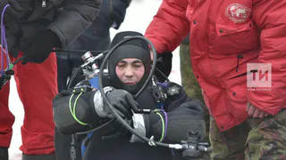 В Казани началось 10-часовое погружение аквалангистов