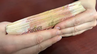 Жительница Владимира похитила деньги из сломанного банкомата