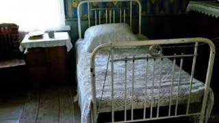 В Карачеве воры попались на краже кровати