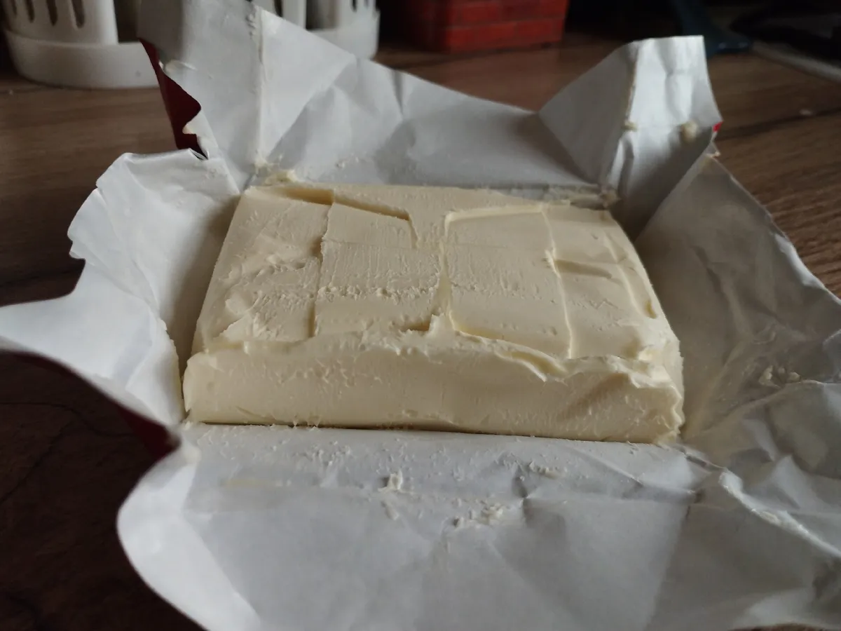 Можно брать по 4 пачки минимум – внутри чистые сливки: Роскачество назвали лучшие марки сливочного масла