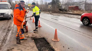В Сыктывкаре продолжается ямочный ремонт на аварийных участках дорог