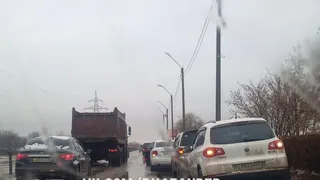 Машины встали паровозиком: массовая авария в Канищево