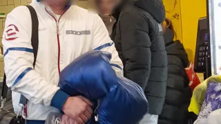 В одном из кафе Магнитогорска мужчина пытался завладеть кассовым аппаратом и подраться с охранниками