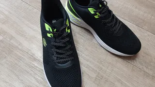 Надел кроссовки и пошел