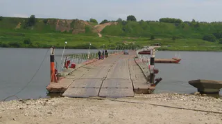 Идем в обход: в Рязанской области перекрыли движение по двум понтонным мостам через Оку