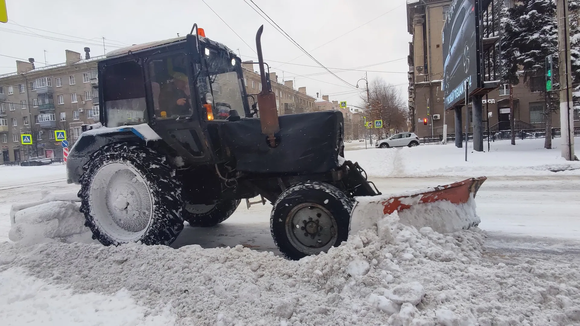 За выходные с улиц Сыктывкара вывезено 9,3 тысячи кубометров снега