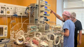 Детские хирурги Чувашии делают "ювелирные операции" грудничкам