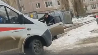 В Рязани улице Зубковой водитель легковушки не пропустил «скорую»