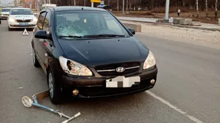 Девочку госпитализировали: в Кальном водитель сбил 10-летнюю школьницу на самокате