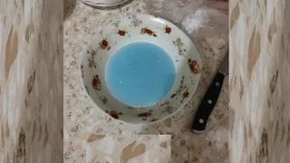 Жительница Рязани пожаловалась на голубую воду дома