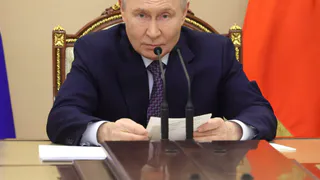 В Суземском районе ветеран получил поздравление президента в день рождения