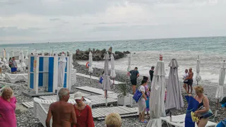 "Это худший отпуск": российские туристы жалуются на отдых на Черном море. Что там происходит 