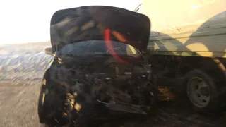 На Северной окружной столкнулись иномарка и «Газель»