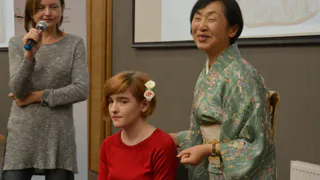 Японцы научили рязанцев надевать кимоно на мастер-классе в "Амаксе": фоторепортаж