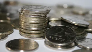 Сейчас за эти редкие монеты СССР сейчас дают по 300 тысяч рублей - точно есть в квартире у бабушки