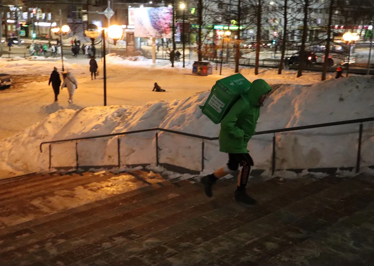 Спрос на курьерские услуги в Челябинской области вырос почти вдвое